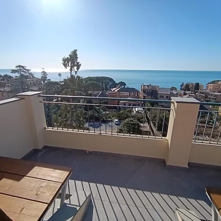 Romantic Loft Sea View Nervi アパート ジェノヴァ