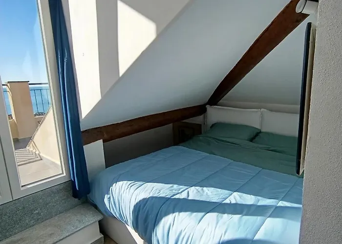 Romantic Loft Sea View Nervi *